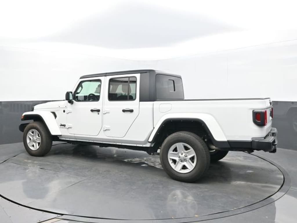 Used 2022 Jeep Gladiator Sport Truck