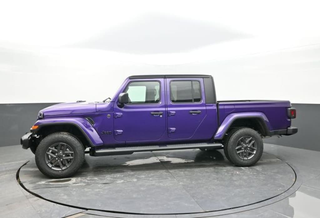 New 2026 Jeep Gladiator Sport S Pickup