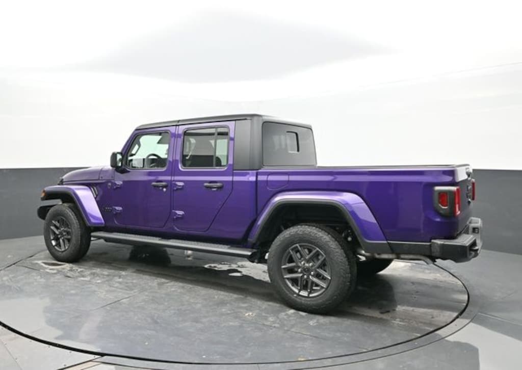 New 2026 Jeep Gladiator Sport S Pickup