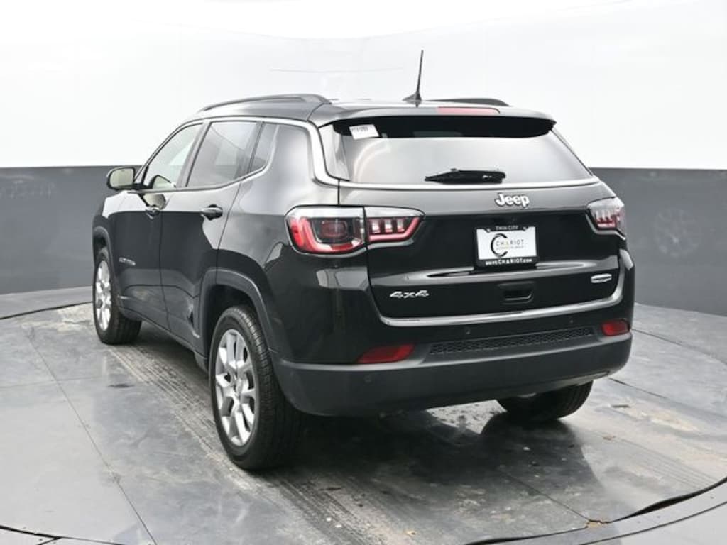 Used 2023 Jeep Compass Latitude Lux SUV