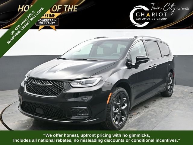 2026 Chrysler Pacifica Select AWD's photo