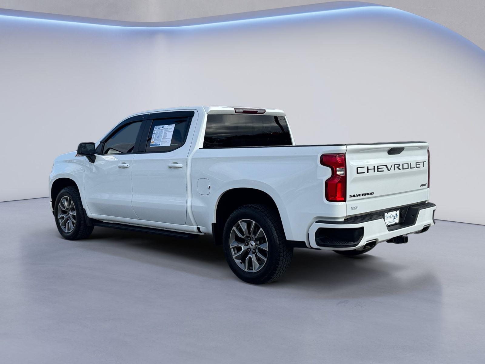 2022 Chevrolet Silverado 1500 RST photo 3