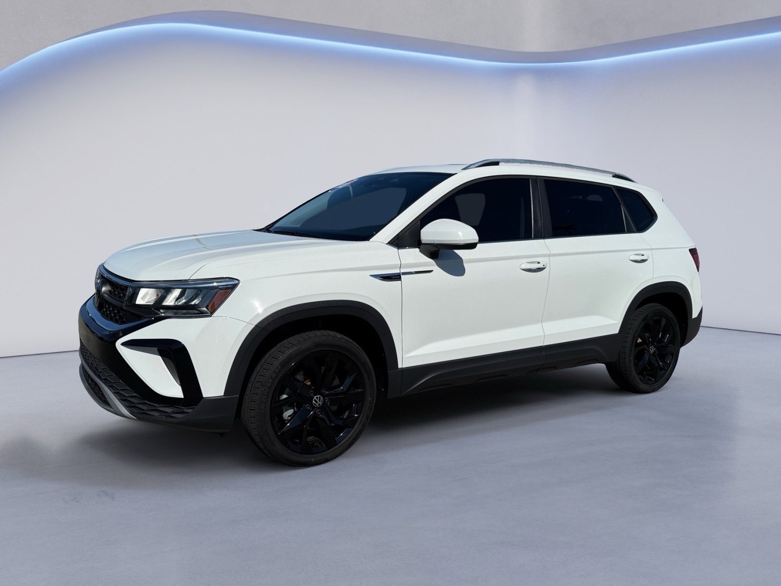 2023 Volkswagen Taos SE photo 3