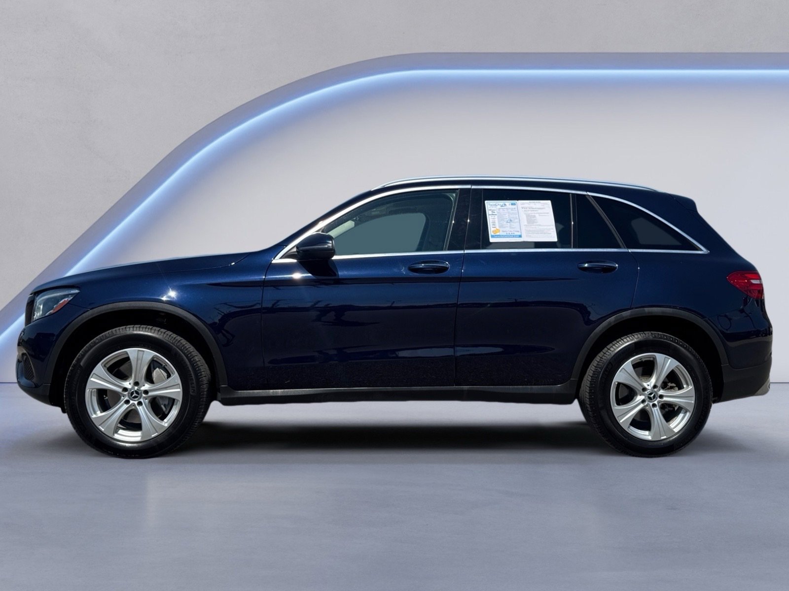 2018 Mercedes Benz GLC 300 4MATIC photo 4