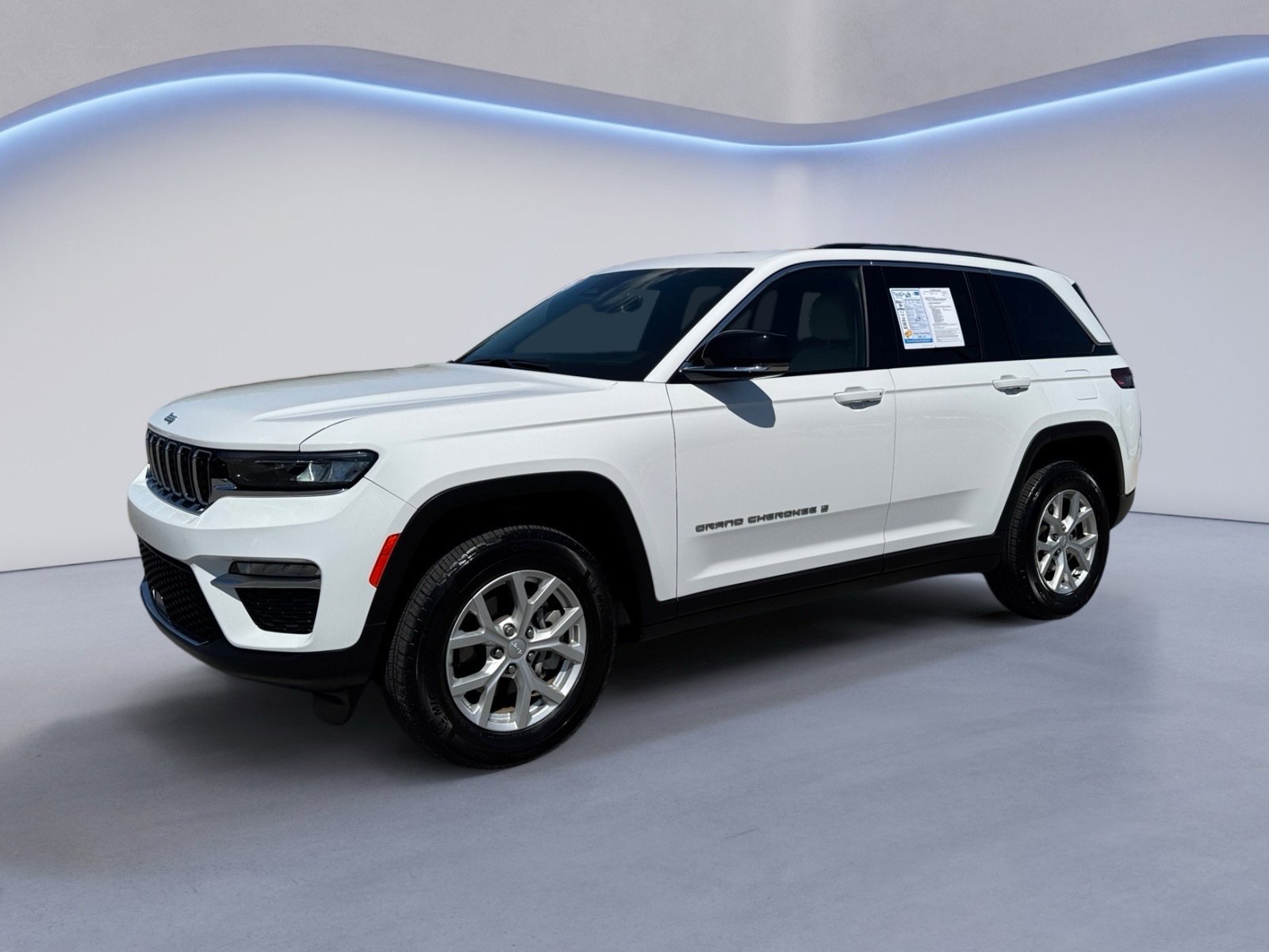 2024 Jeep Grand Cherokee Limited photo 3