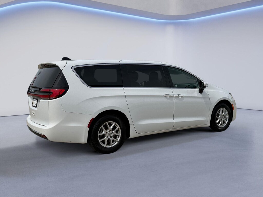 Used 2023 Chrysler Pacifica Touring L Van Passenger Van