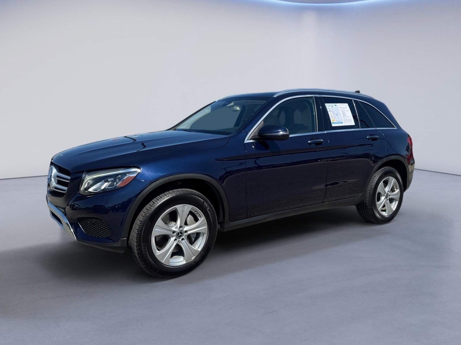 2018 Mercedes Benz GLC 300 4MATIC photo 3