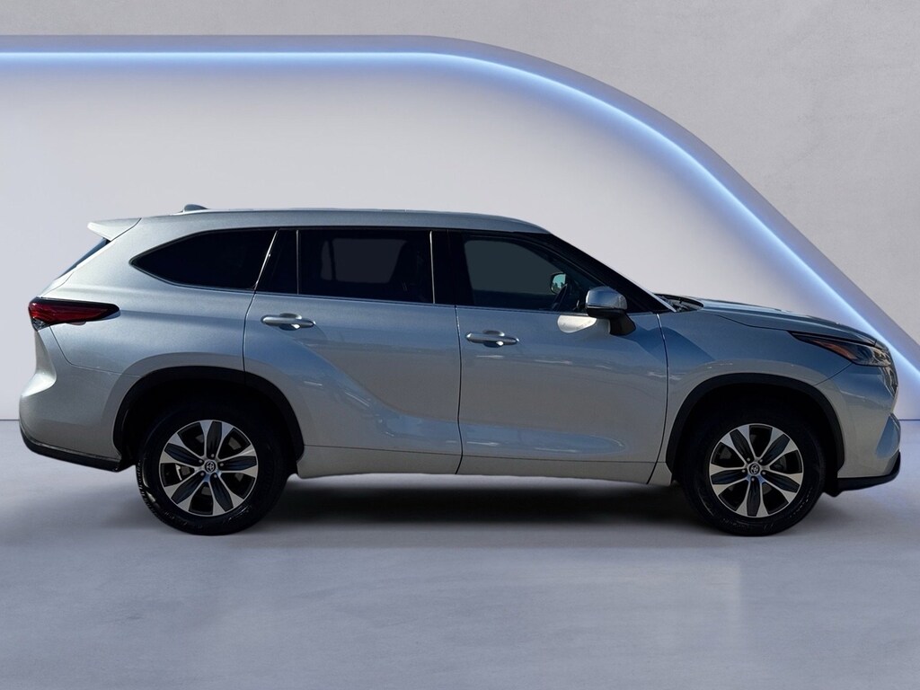 Used 2022 Toyota Highlander XLE SUV