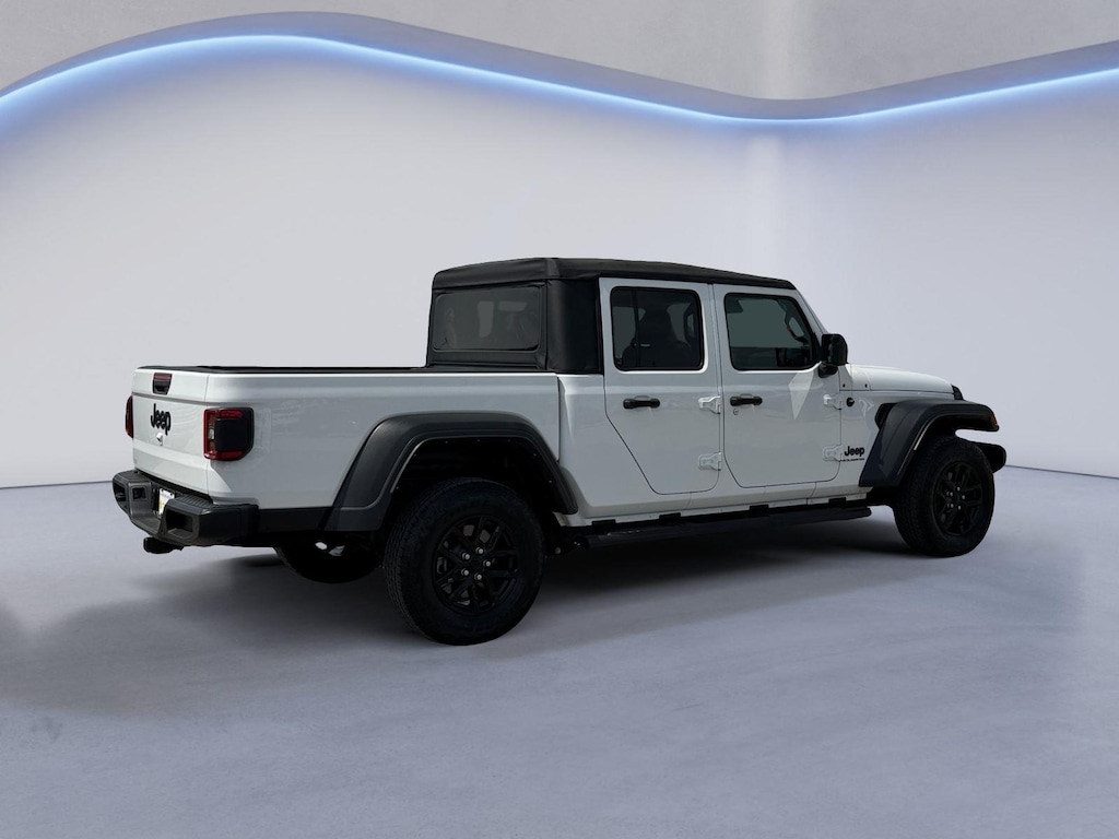 Used 2023 Jeep Gladiator Sport S Truck Crew Cab