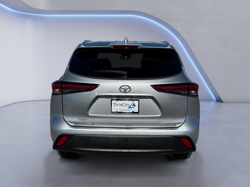 Used 2022 Toyota Highlander XLE SUV