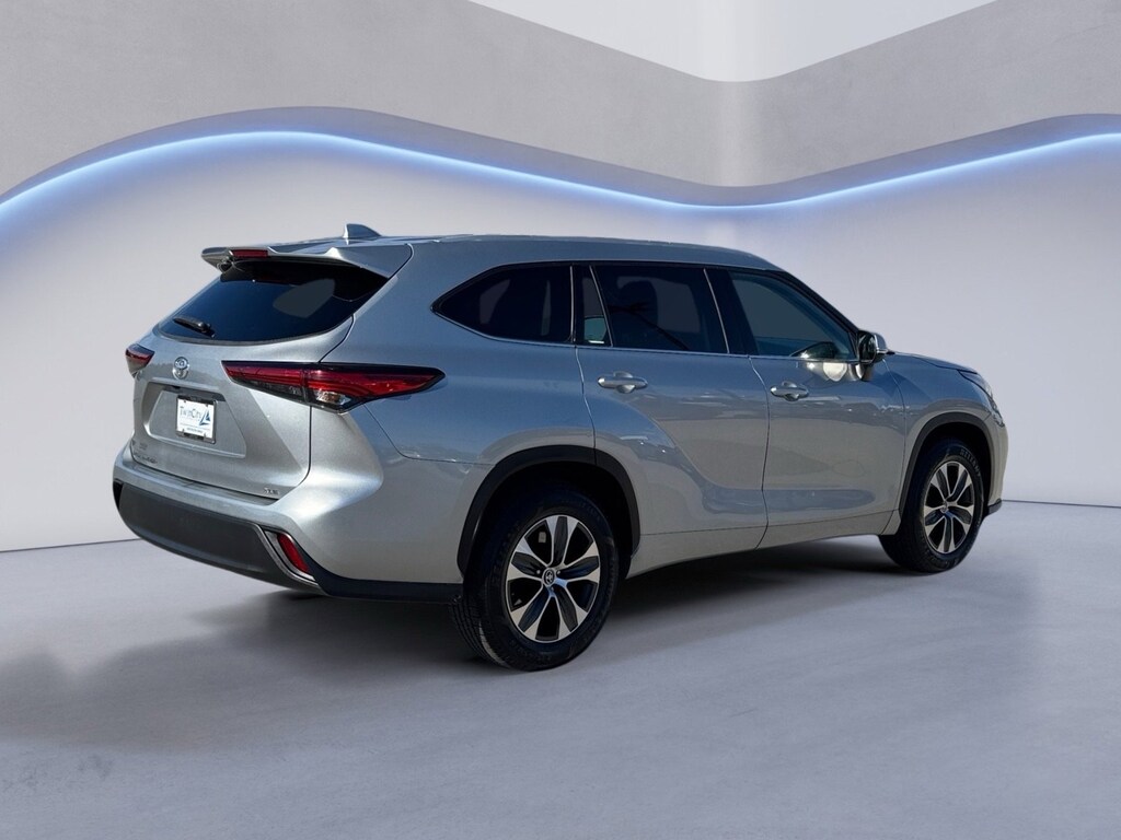 Used 2022 Toyota Highlander XLE SUV