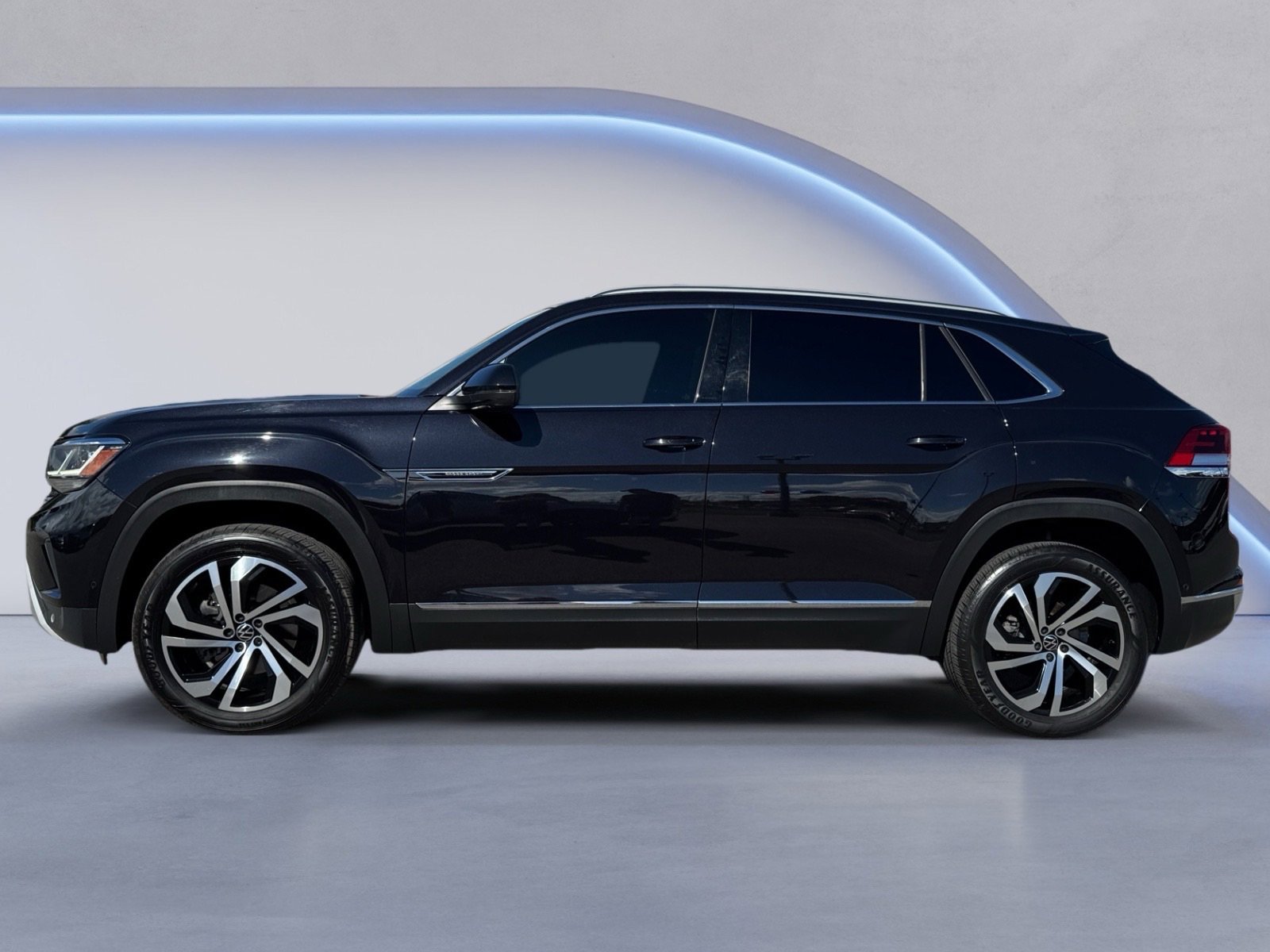 2021 Volkswagen Atlas Cross Sport V6 SEL Premium photo 4