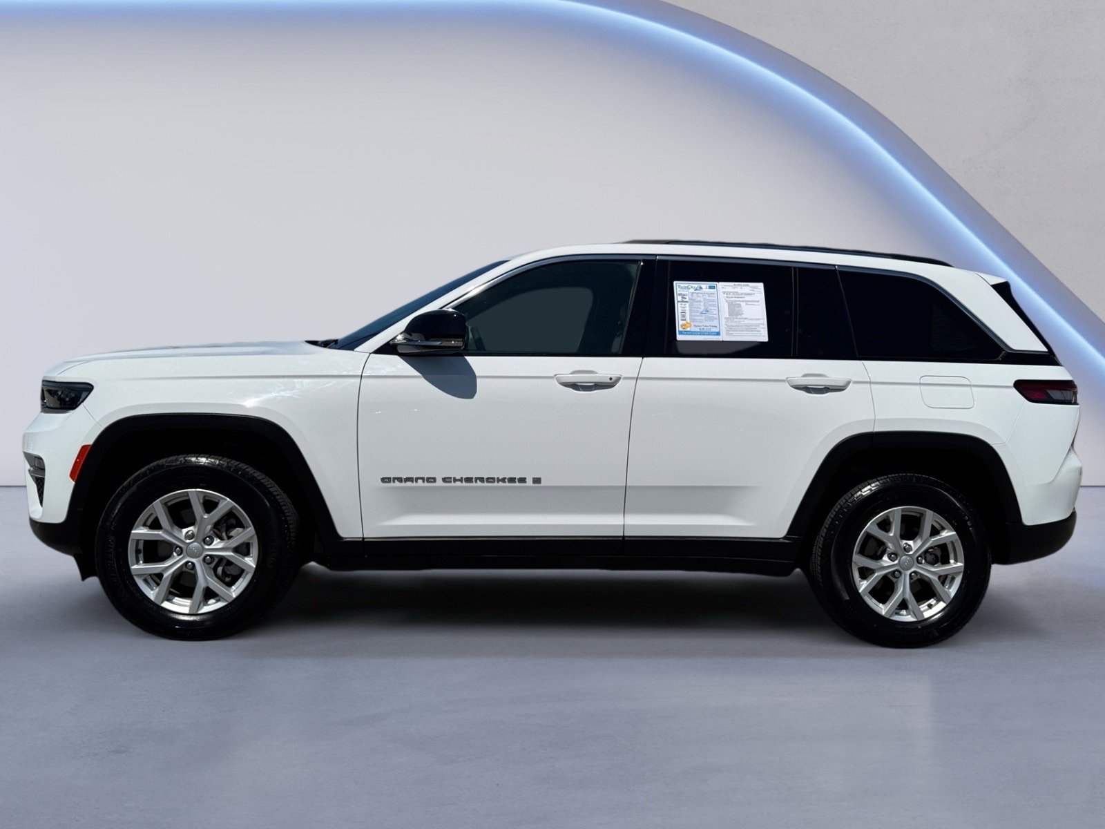 2024 Jeep Grand Cherokee Limited photo 4