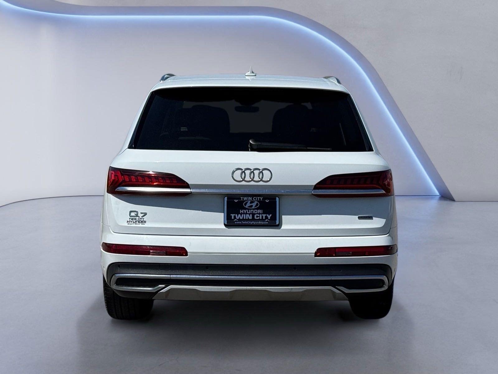 2024 Audi Q7 55 Premium Plus photo 3