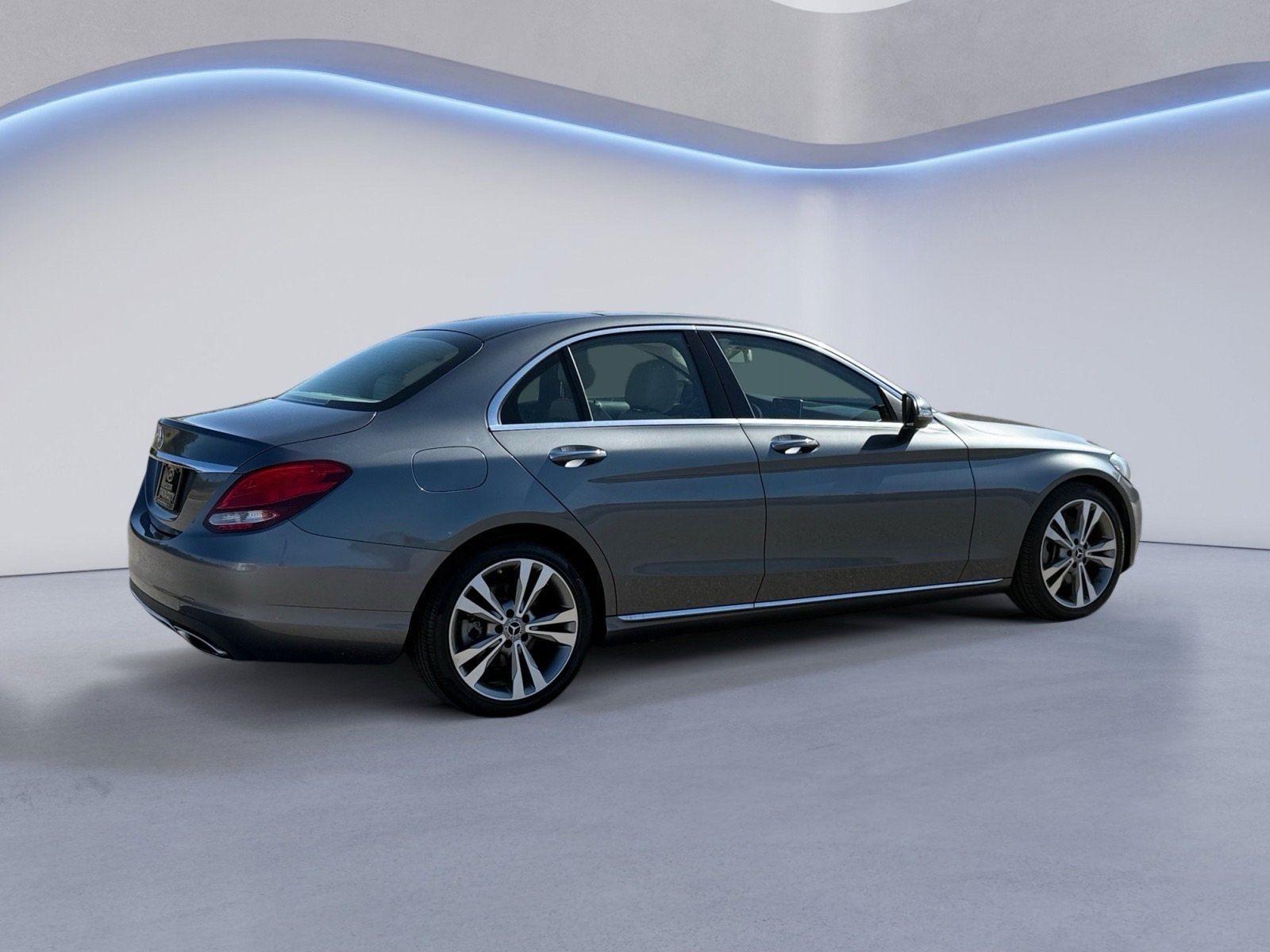 2017 Mercedes Benz C 300 Sedan photo 3