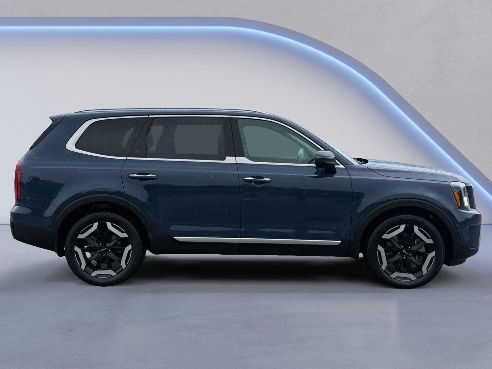2023 Kia Telluride S photo 2