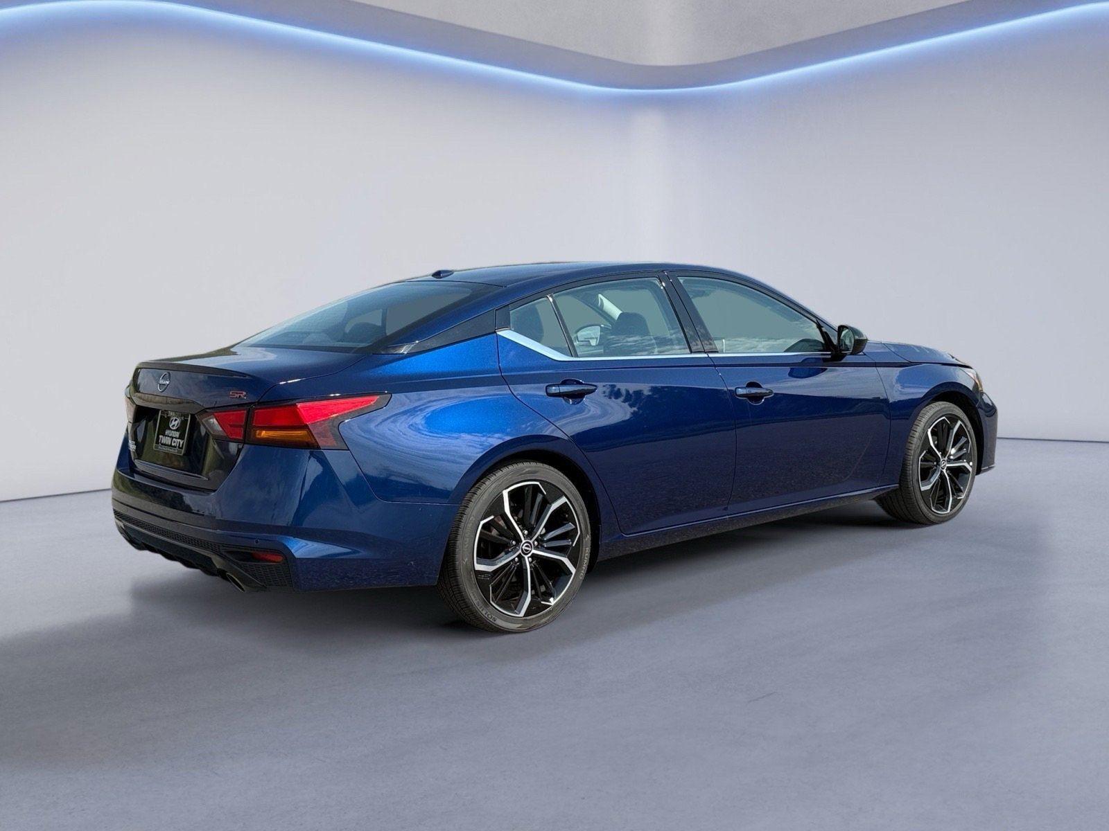 2024 Nissan Altima 2.5 SR photo 3