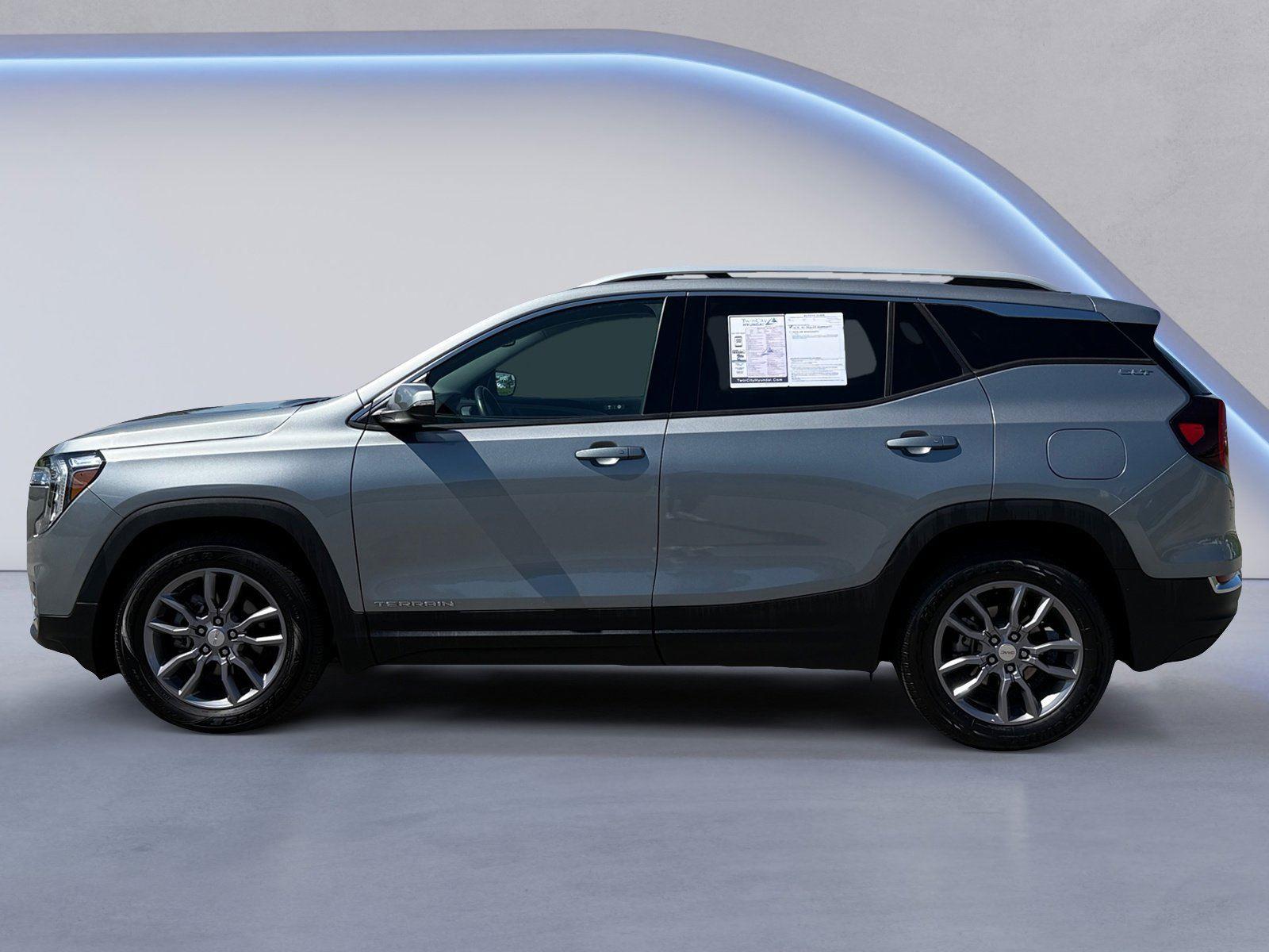 2023 Gmc Terrain SLT photo 2