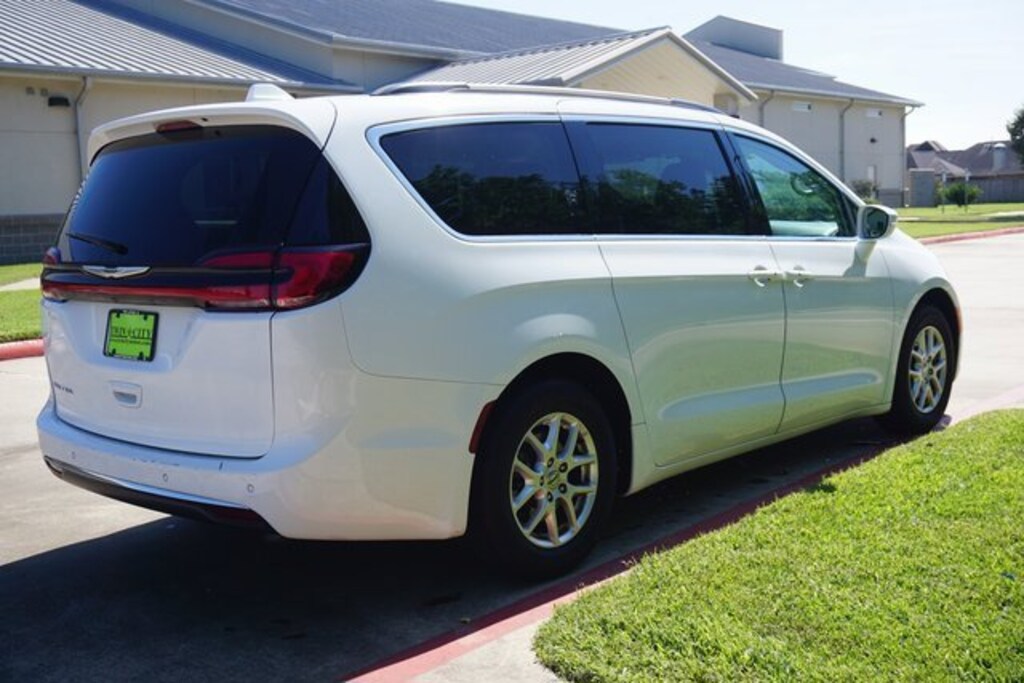 2022 Chrysler Pacifica Bright White for Sale in Port Arthur TX, AN112508