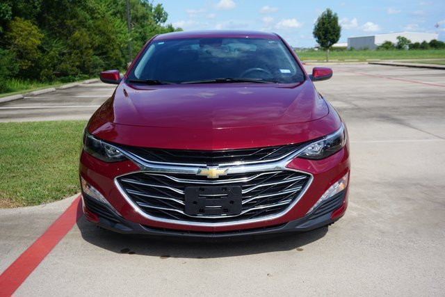 Used 2020 Chevrolet Malibu 1LT with VIN 1G1ZD5ST1LF011762 for sale in Port Arthur, TX