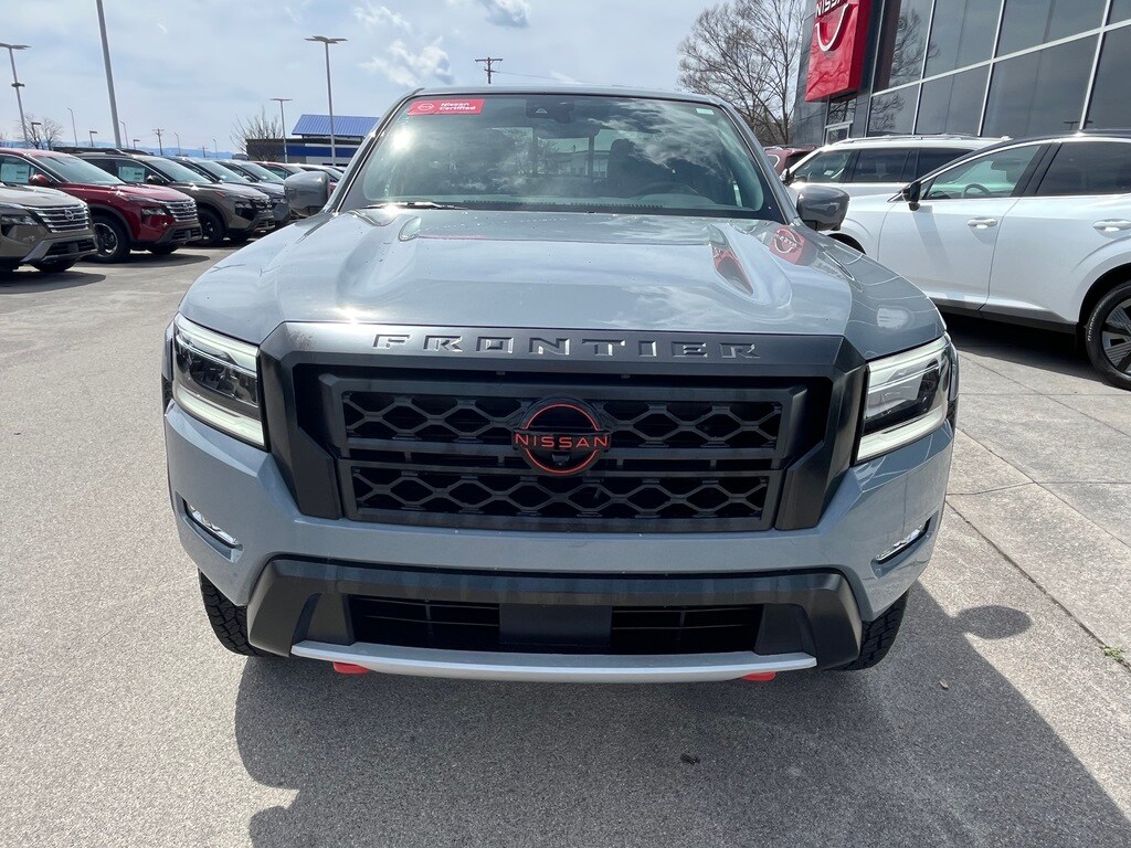 2024 Nissan Frontier PRO-4X photo 2