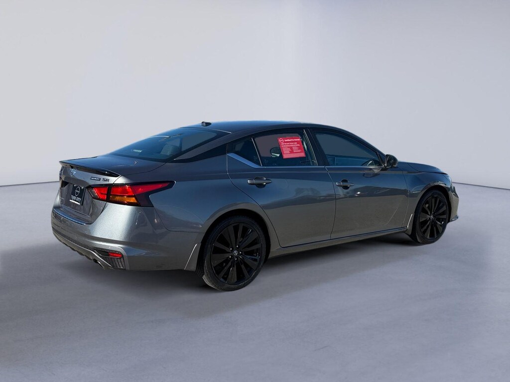 Used 2022 Nissan Altima 2.5 SR Sedan
