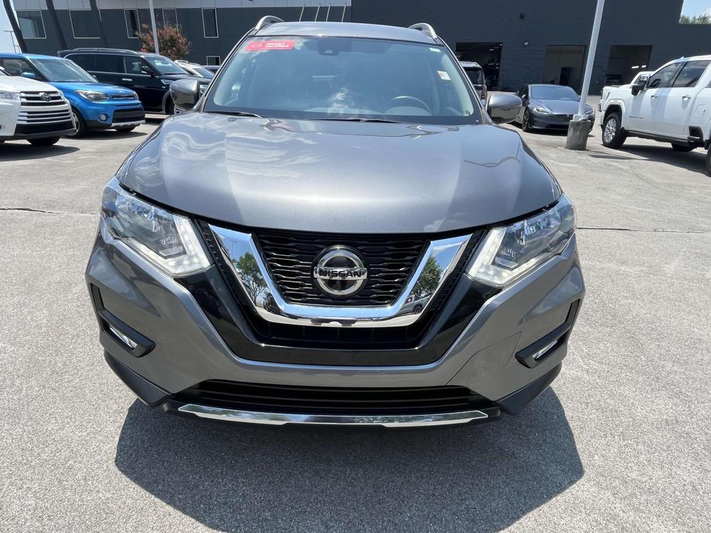2019 Nissan Rogue SV photo 2