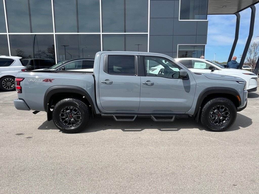 2024 Nissan Frontier PRO-4X photo 4
