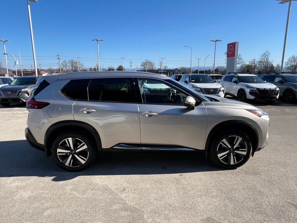 2023 Nissan Rogue SL photo 4