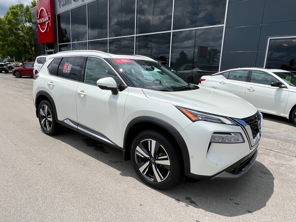 2022 Nissan Rogue SL photo 3