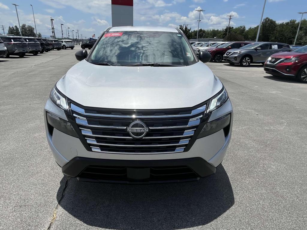 2025 Nissan Rogue S photo 2