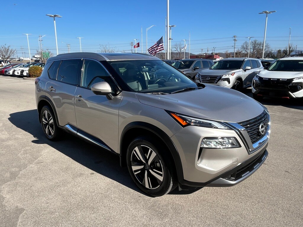 2023 Nissan Rogue SL photo 3