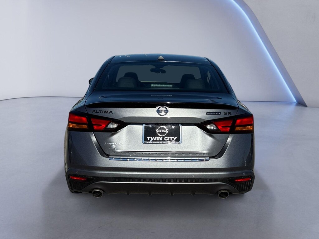 Used 2022 Nissan Altima 2.5 SR Sedan