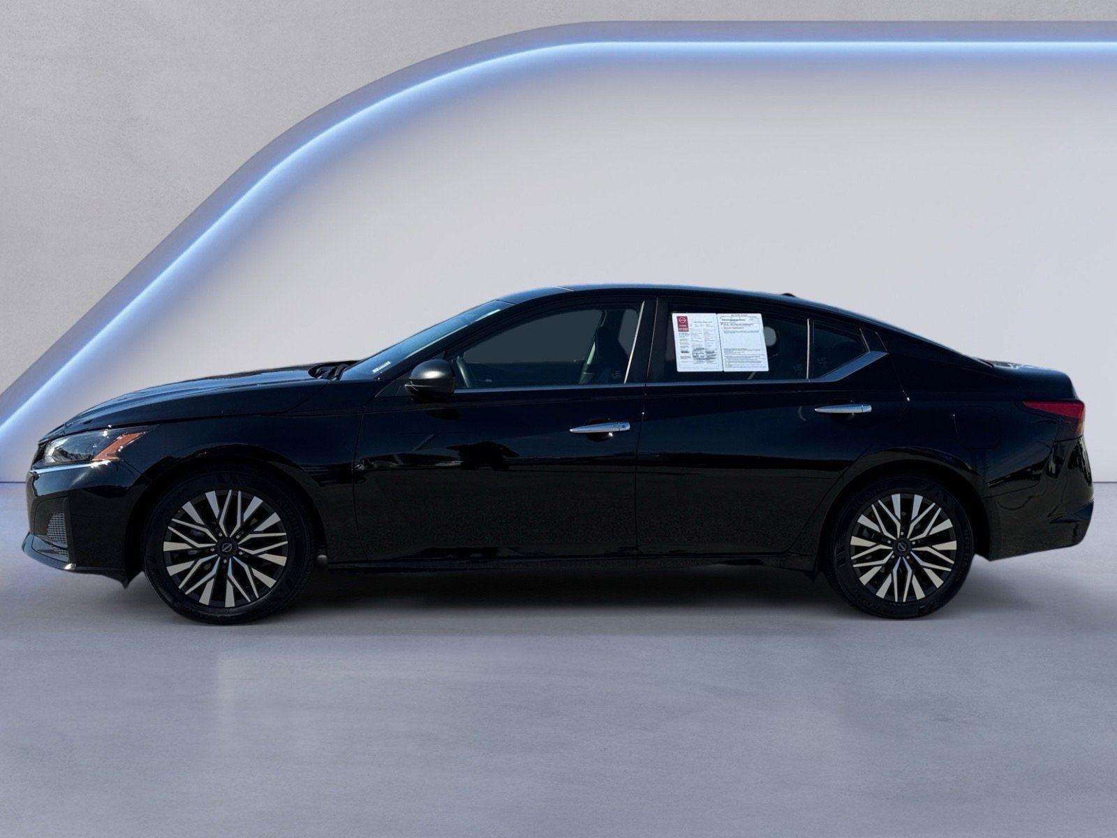 2024 Nissan Altima 2.5 SV photo 2