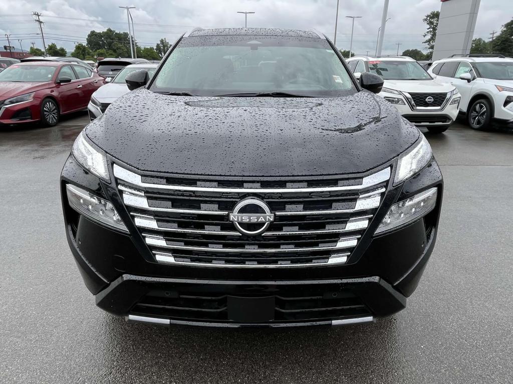 2024 Nissan Rogue Platinum photo 2