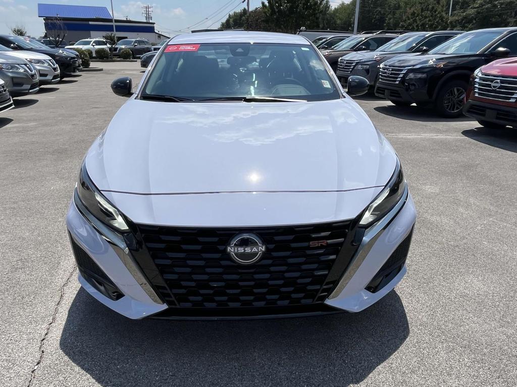 2025 Nissan Altima 2.5 SR photo 2