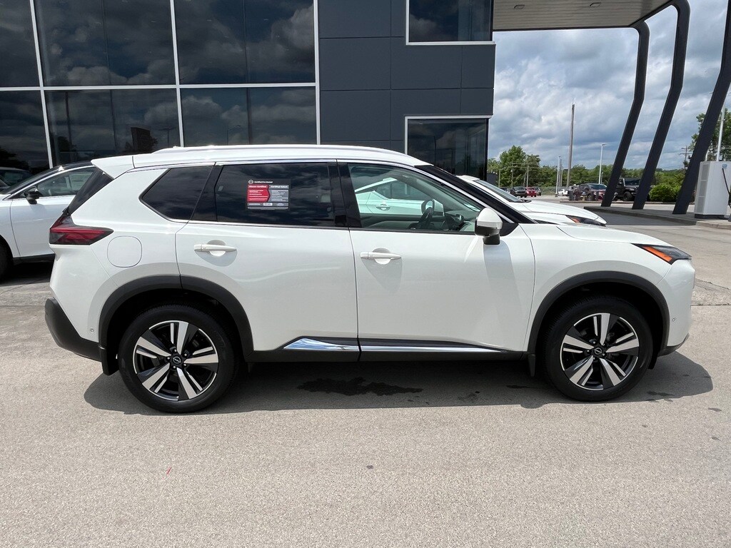 2022 Nissan Rogue SL photo 4