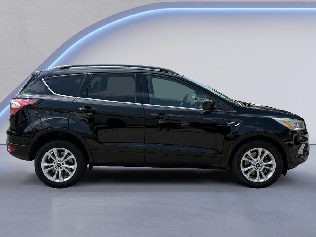 Used 2017 Ford Escape SE SUV