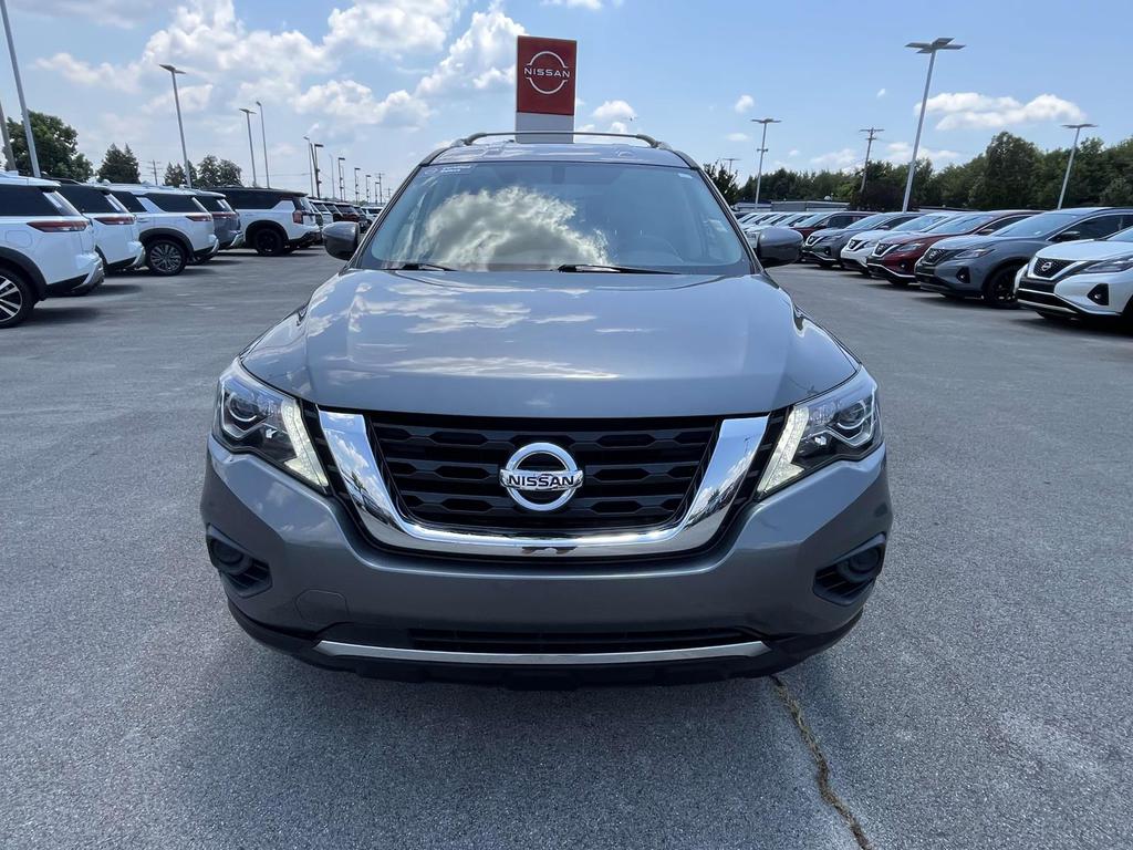 2020 Nissan Pathfinder S photo 2