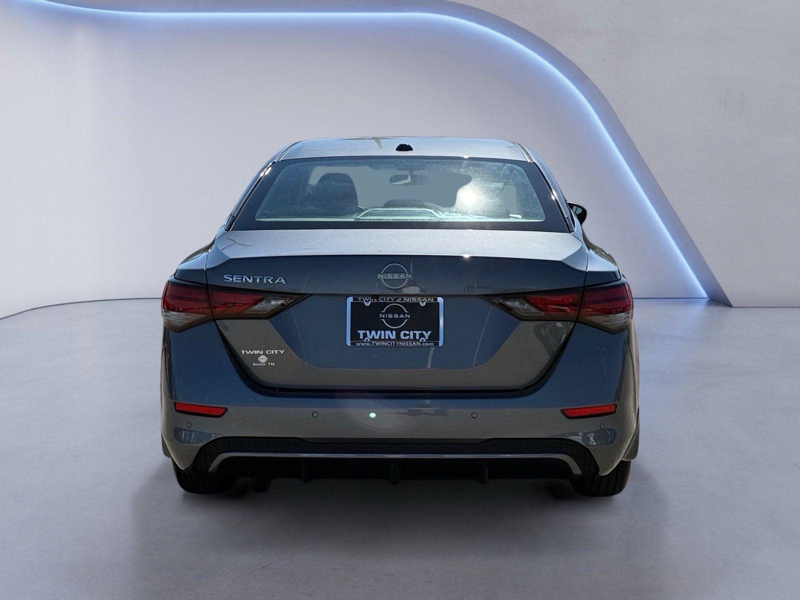 2025 Nissan Sentra SV photo 4