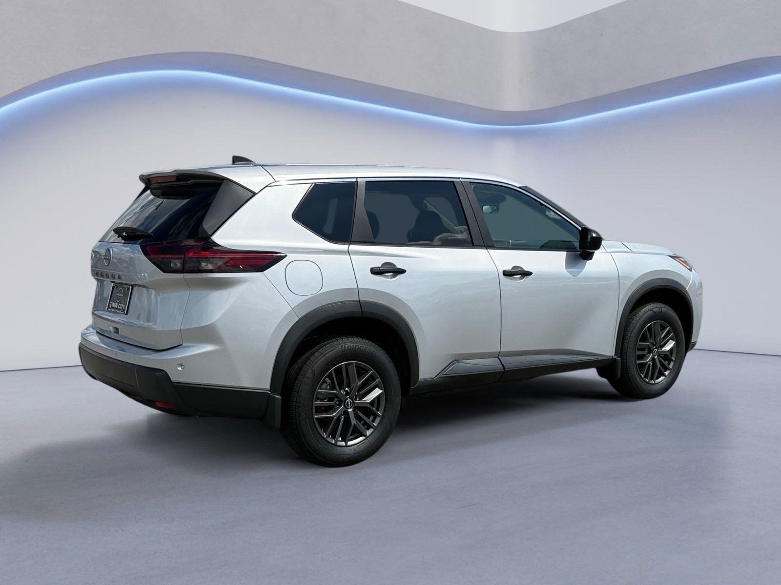 2025 Nissan Rogue S photo 2