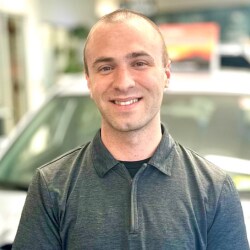 Staff member Robert Colombo from ID_b86cdd5f4c55