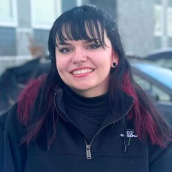 Staff member Makaylin Longe from ID_28c2bbe4434c