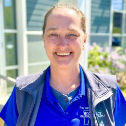 Staff member Niccole Blodgett from ID_28c2bbe4434c