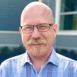 Staff member Christopher Grate from ID_28c2bbe4434c