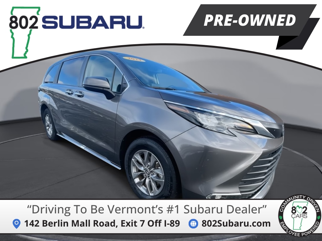 2024 Toyota Sienna XLE's photo