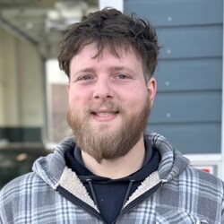 Staff member John Scholtz from ID_28c2bbe4434c