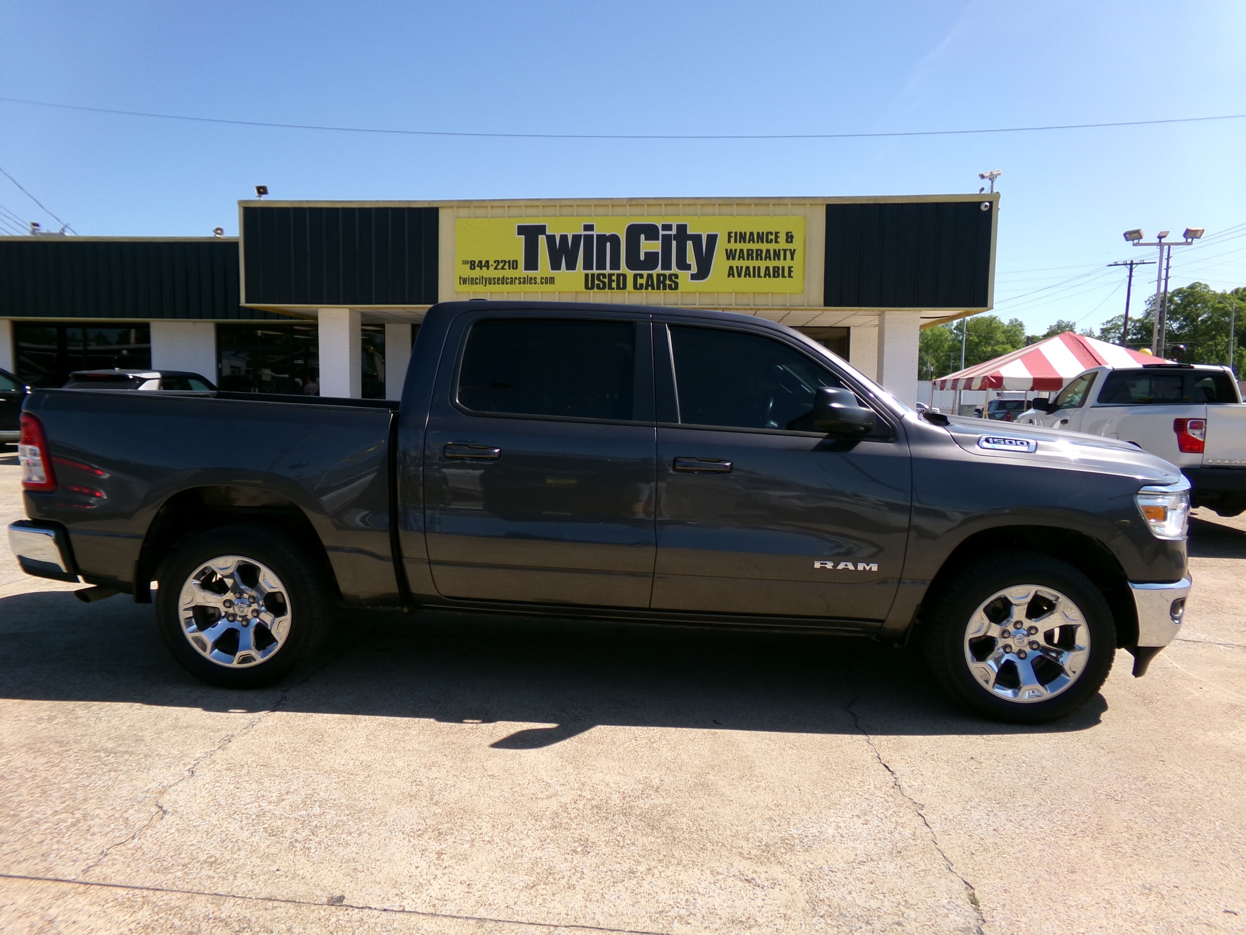 2022 RAM 1500 Big Horn/Lone Star 4x4 Crew Cab 5'7's photo