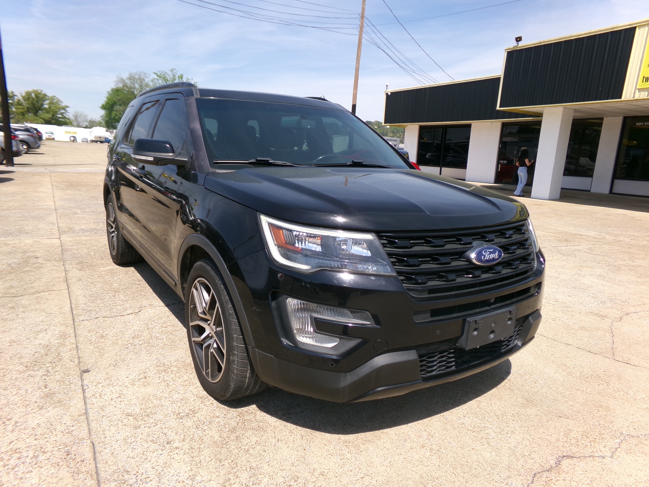 Vehicle Image 2