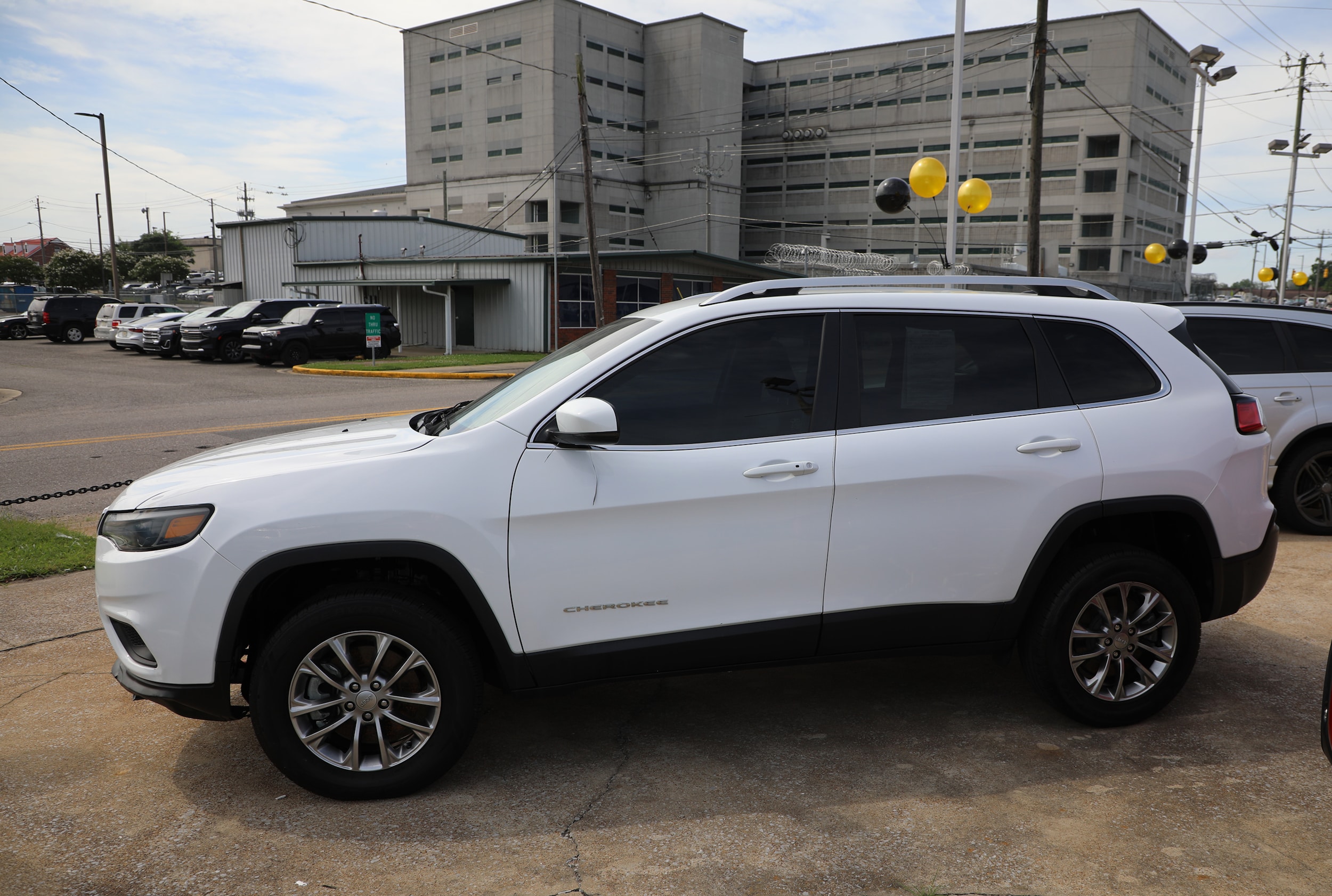 2021 Jeep Cherokee Latitude Lux's photo
